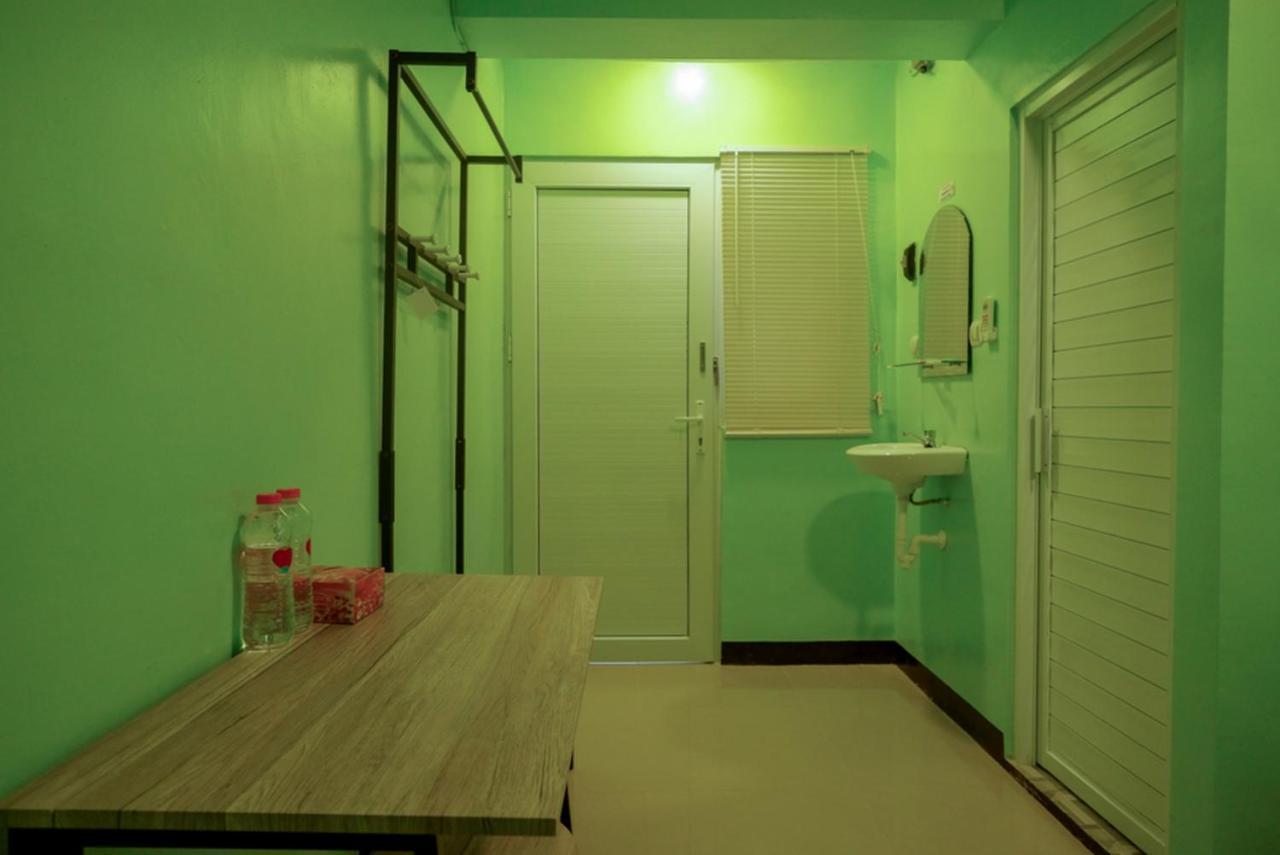 Reddoorz @ Jalan Gatot Subroto Hotel